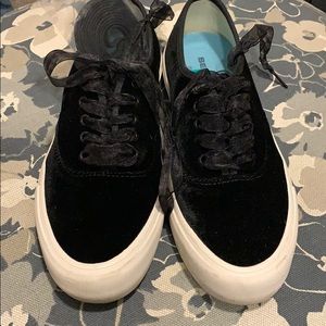 Seavees black velvet shoes